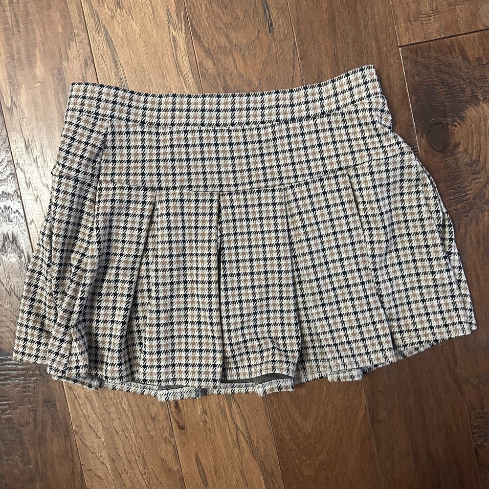 American Eagle Houndstooth Skort | Size Medium | Plaid Mini Skirt with Shorts